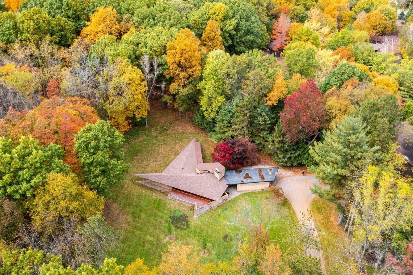 Frank Lloyd Wright's McCartney House is Seeking New Owners in Kalamazoo