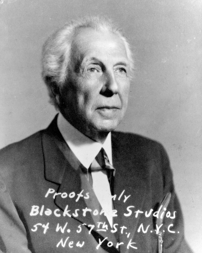 Portrait of Frank Lloyd Wright, 1946. Photograph by Blackstone Studios. The Frank Lloyd Wright Foundation Archives (The Museum of Modern Art | Avery Architectural & Fine Arts Library, Columbia University, New York), 6006.0027.